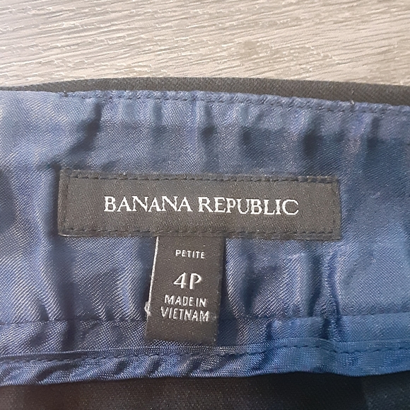 Banana Republic Skirt - Picture 4 of 9